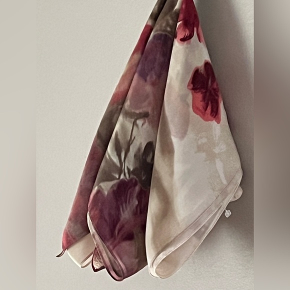 Women’s Cynthia Rowley Pink/Rose Pansy’s Floral Print Vintage Silk Scarf - Picture 8 of 16
